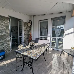 Con Terrazzo , Parma Italia